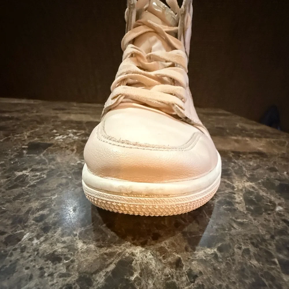 Nike. Air Jordan 1 Retro High OG 'Guava Ice’. Size 8.